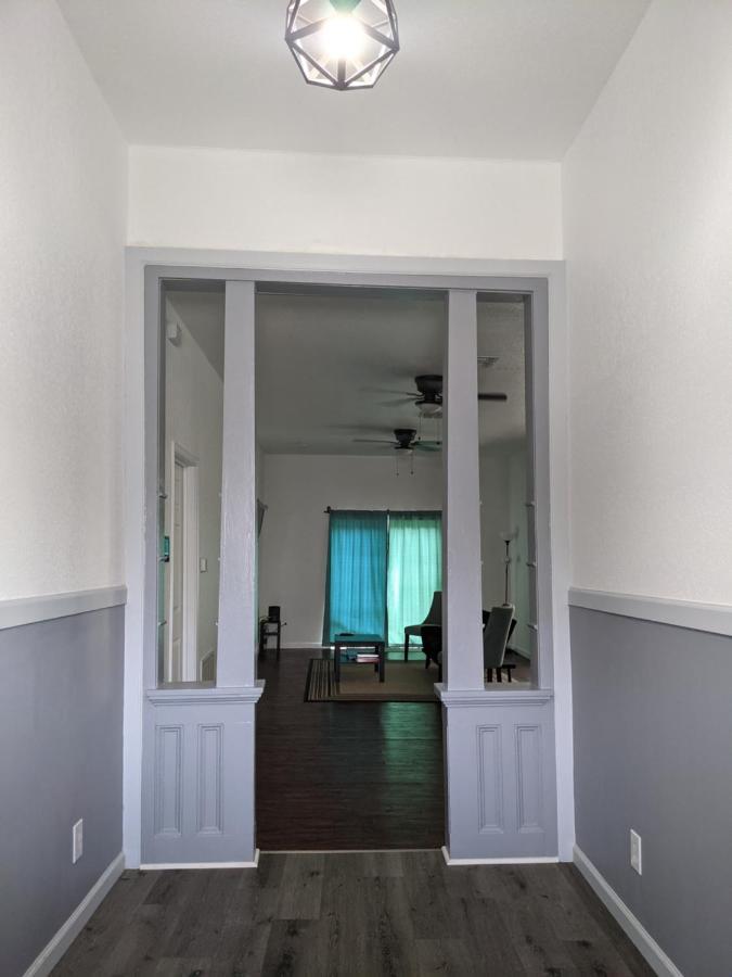 Cozy *Downtown Getaway* Villa San Antonio Exterior photo